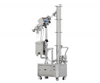 Device for removing dust from finished capsules and loading them