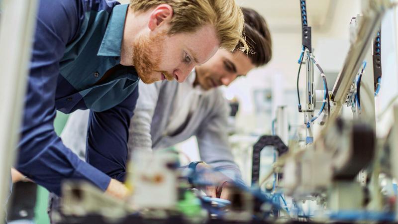 Commissioning and commissioning services